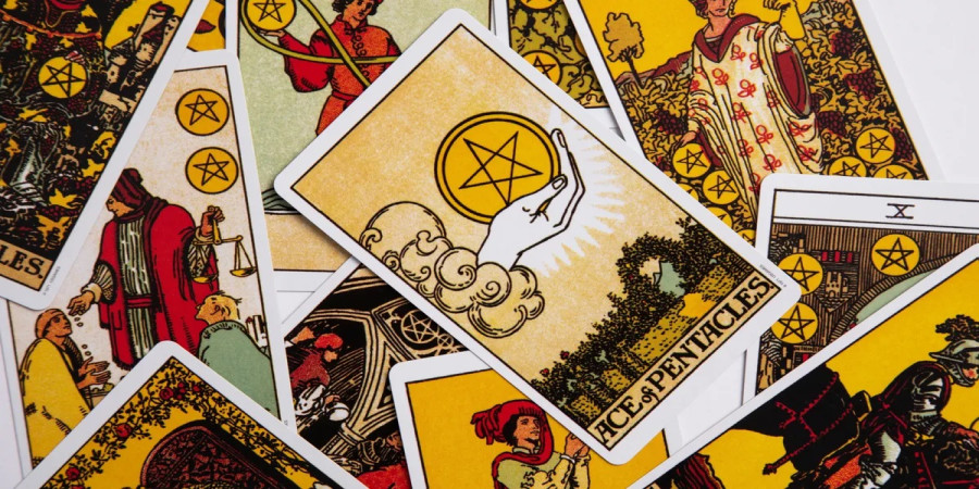 The Page of Pentacles as Feelings: A Guide to New Beginnings, Curiosity, and Practical Dreams