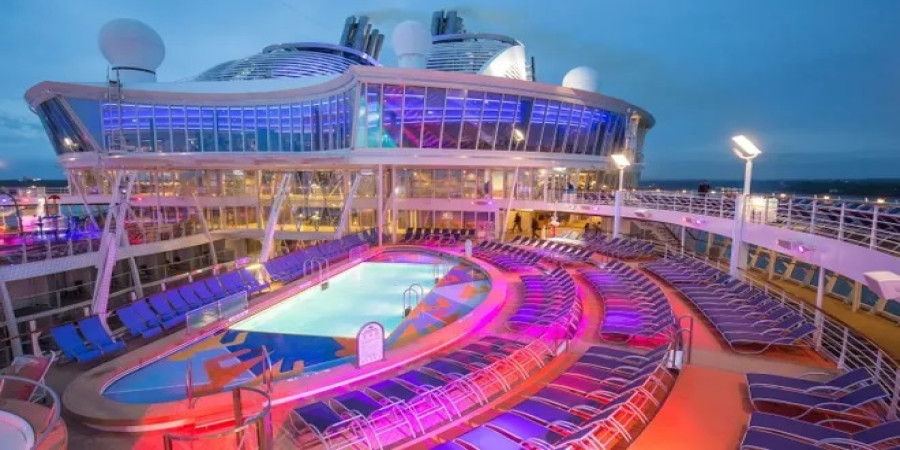 Dive into the Pools of Harmony of the Seas