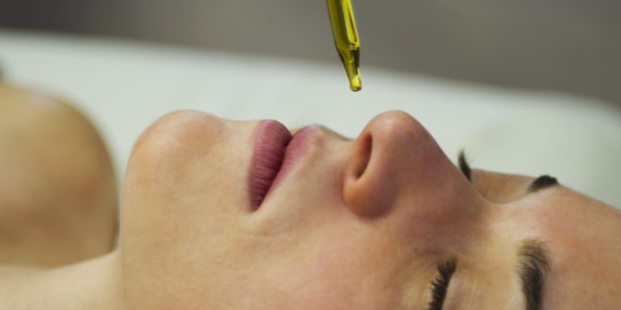 Potential Benefits (and Risks) of Putting Castor Oil in Your Nose